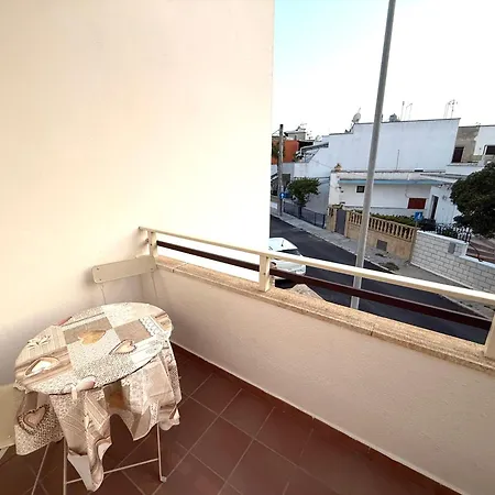 Lägenhet Casa Siry - In Centro E A 350 M Dalle Spiagge Di Torre San Giovanni Ugento