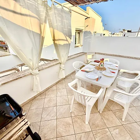 Casa Siry - In Centro E A 350 M Dalle Spiagge Di Lägenhet Torre San Giovanni Ugento