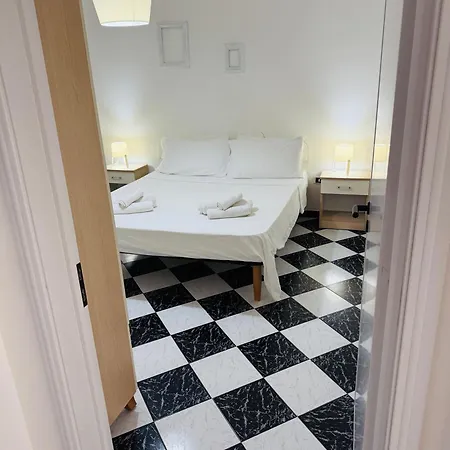 Casa Siry - In Centro E A 350 M Dalle Spiagge Di Lägenhet *