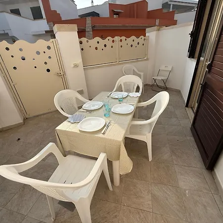 Casa Siry - In Centro E A 350 M Dalle Spiagge Di