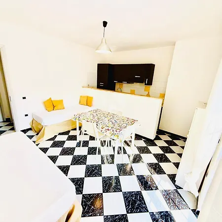 Casa Siry - In Centro E A 350 M Dalle Spiagge Di Lägenhet